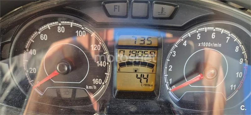 Suzuki Burgman 200 – Vista 5