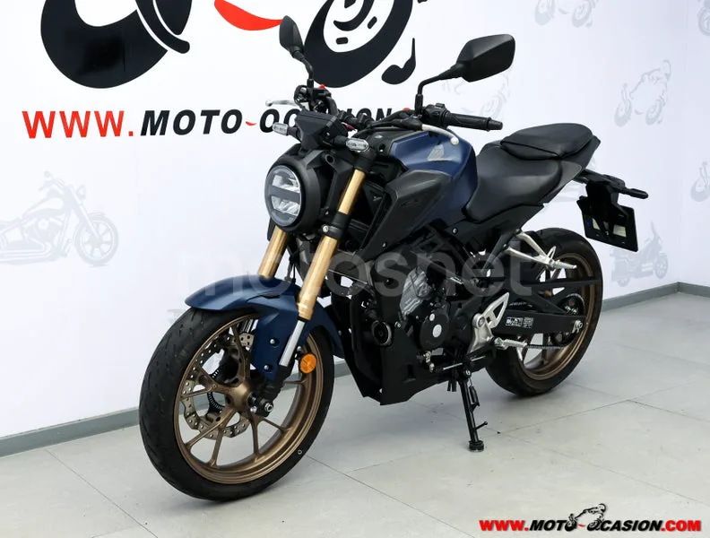 Honda CB 125 R – Vista 8