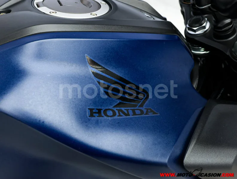 Honda CB 125 R – Vista 9