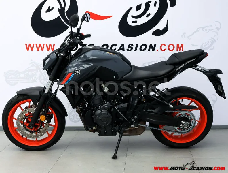 Yamaha MT-07 – Vista 7