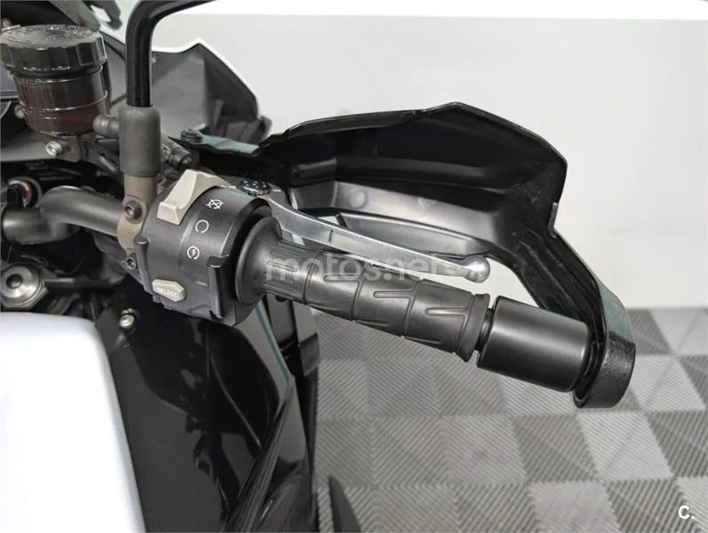 Kawasaki Versys 1000 – Vista 12
