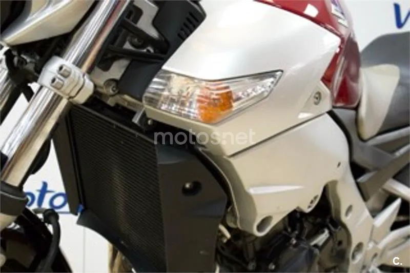 Suzuki GSR 600 – Vista 16