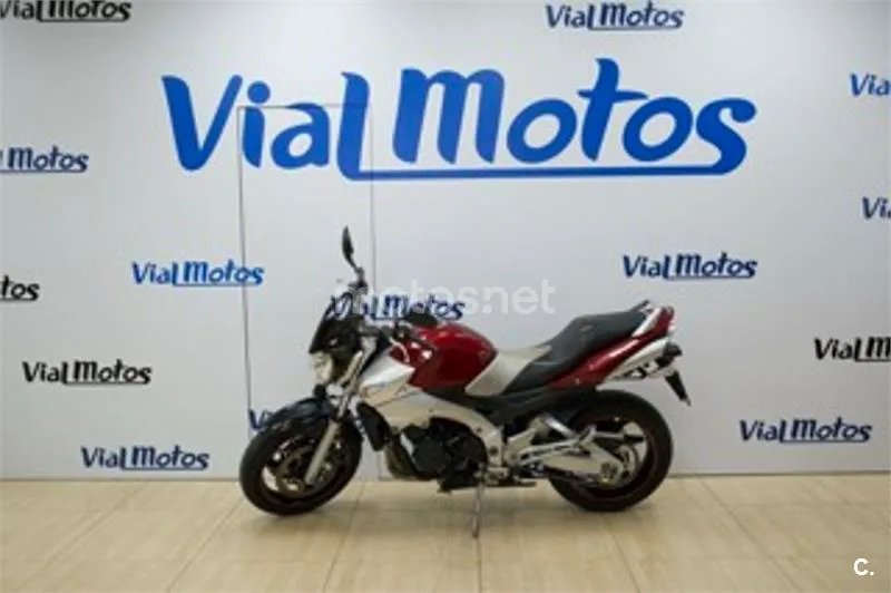 Suzuki GSR 600 – Vista 3
