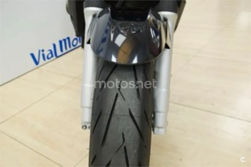 Suzuki GSR 600 – Vista 10