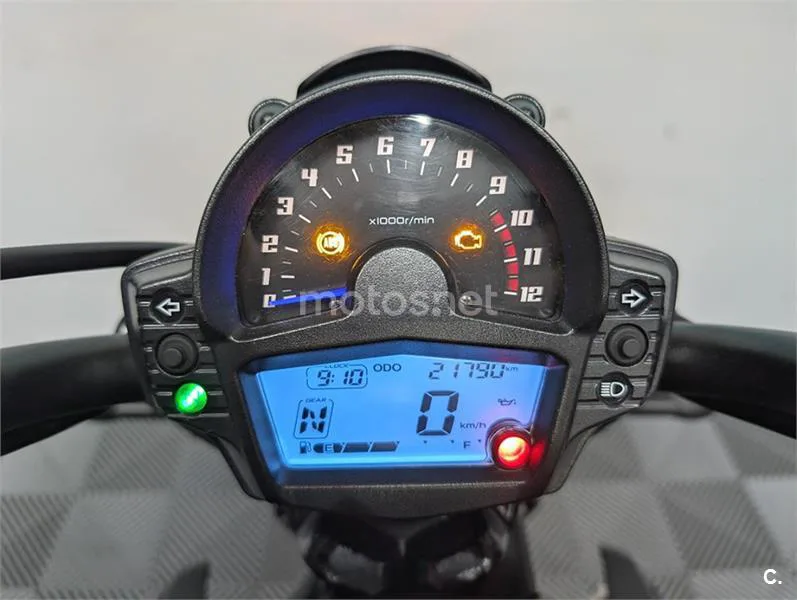 Kawasaki Vulcan S – Vista 11