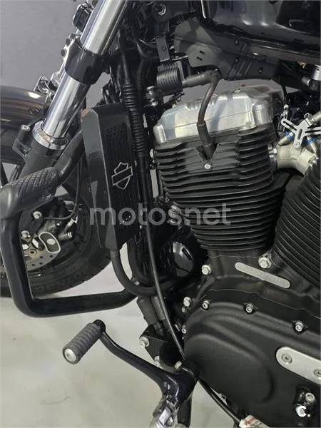Harley-Davidson Sportster Forty-Eight – Vista 13