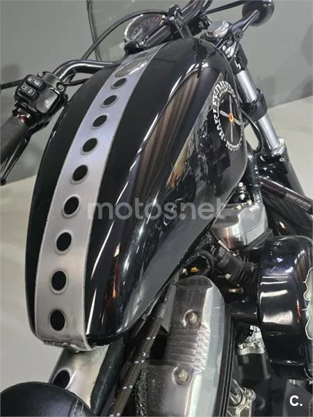 Harley-Davidson Sportster Forty-Eight – Vista 15