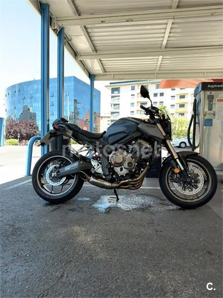 Honda CB650R - Vista 8