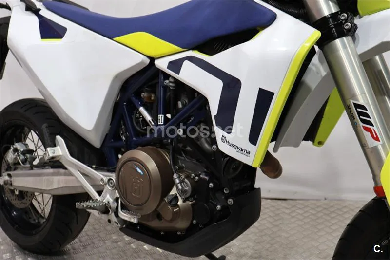 Husqvarna 701 Enduro – Vista 12