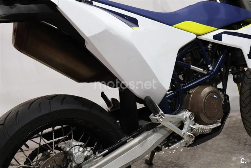 Husqvarna 701 Enduro – Vista 15
