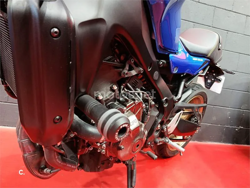 Yamaha XSR 900 – Vista 13