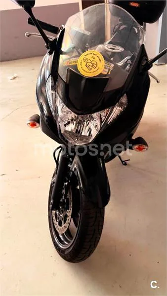 Suzuki Bandit 650 S – Vista 4