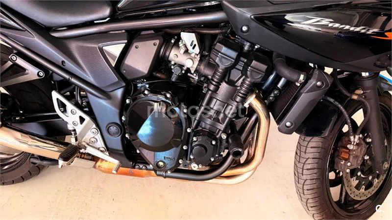 Suzuki Bandit 650 S – Vista 8
