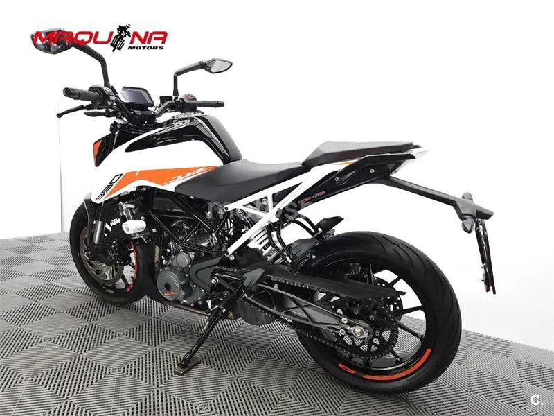 KTM 390 – Vista 16