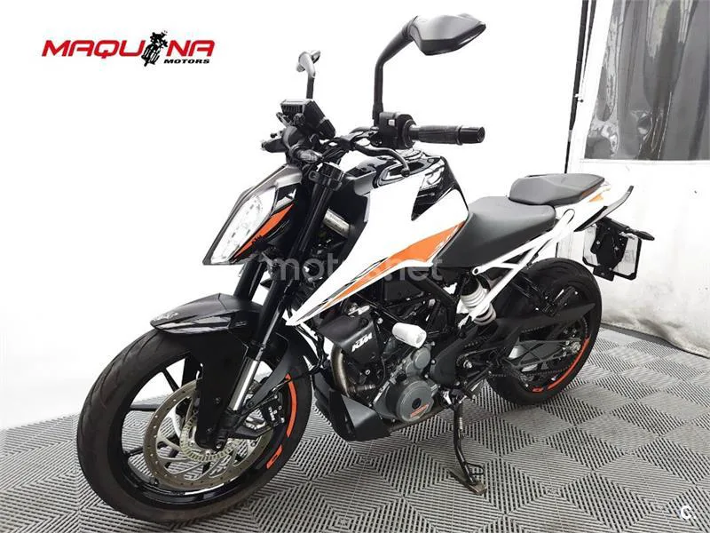 KTM 390 – Vista 17