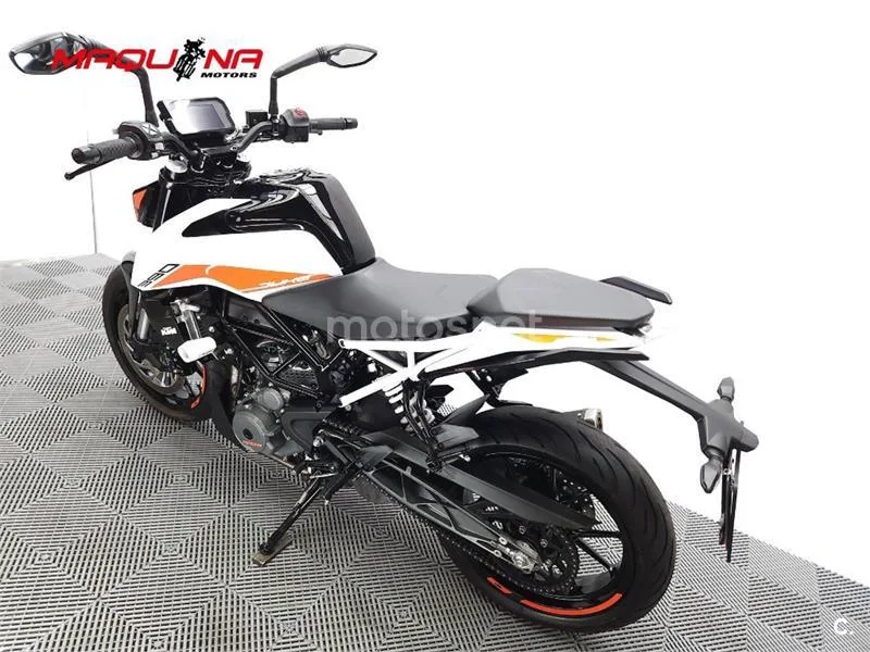 KTM 390 – Vista 18