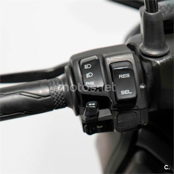 Yamaha XMAX 300 – Vista 11