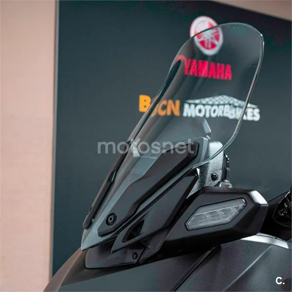 Yamaha XMAX 300 – Vista 7