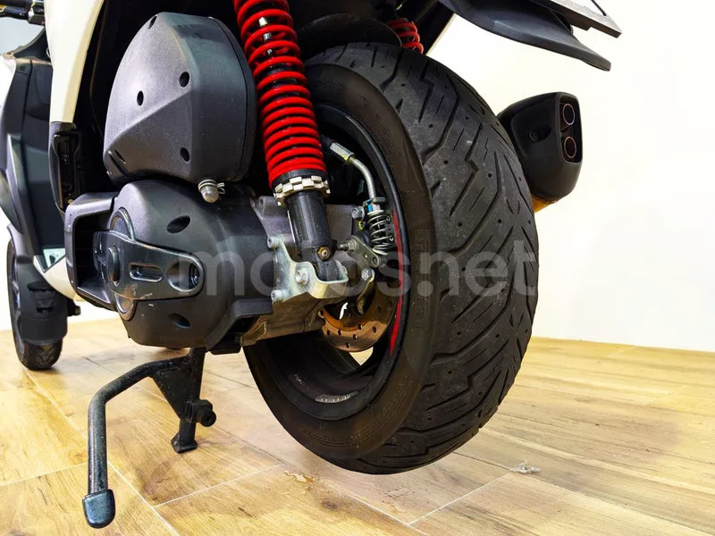 Piaggio MP3 – Vista 10