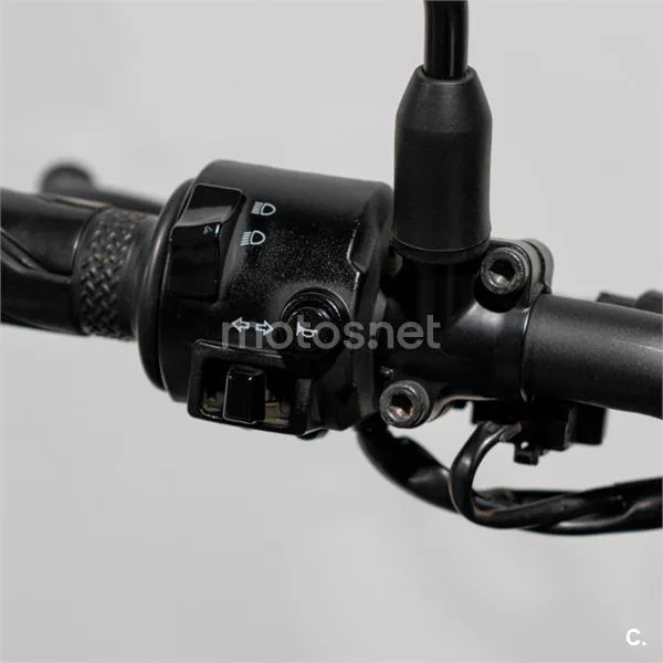 Yamaha XSR 125 – Vista 11