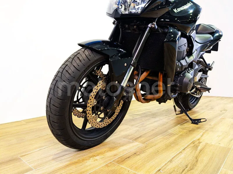 Kawasaki Z750 – Vista 6