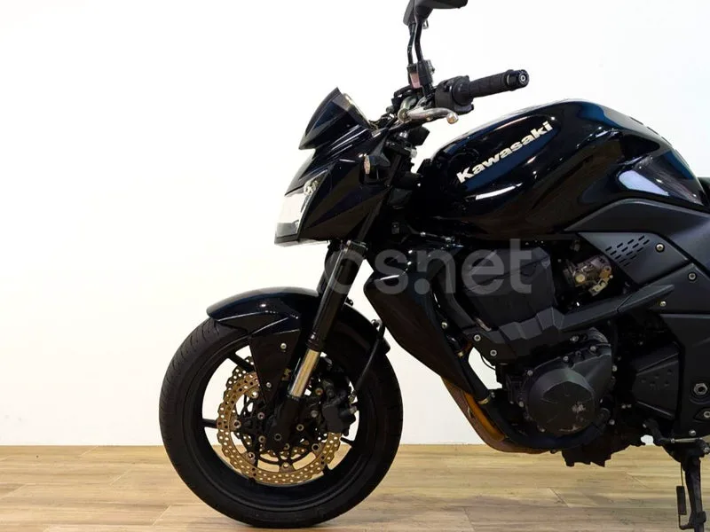 Kawasaki Z750 – Vista 8