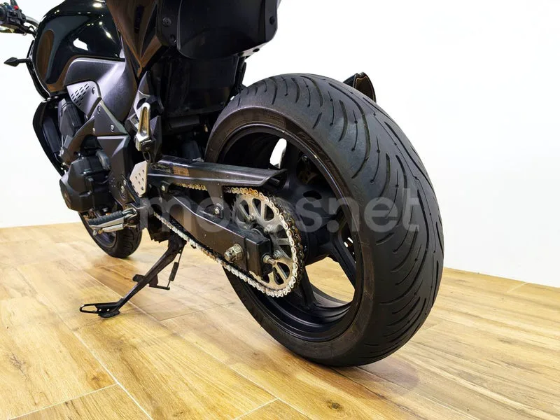 Kawasaki Z750 – Vista 10