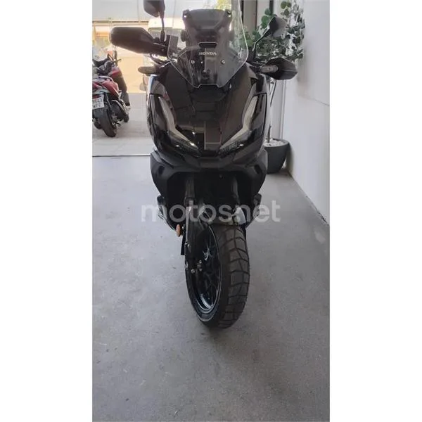 Honda ADV 350 – Vista 6