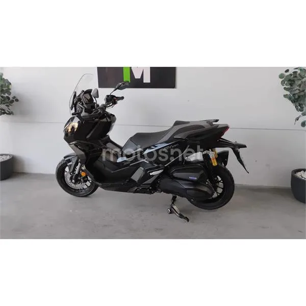 Honda ADV 350 – Vista 9