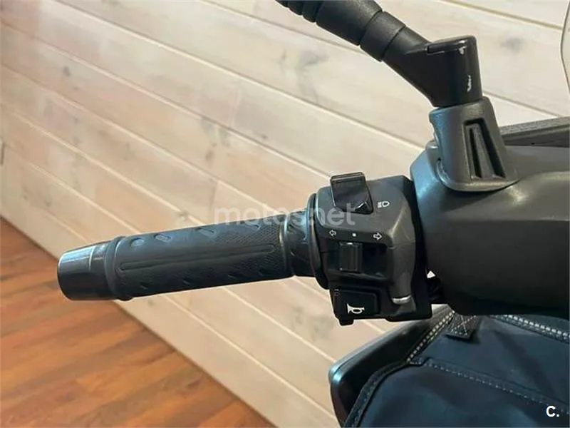 Kymco Grand Dink 125 – Vista 12