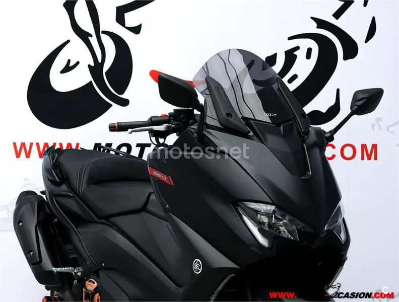 Yamaha TMAX 560 – Vista 4