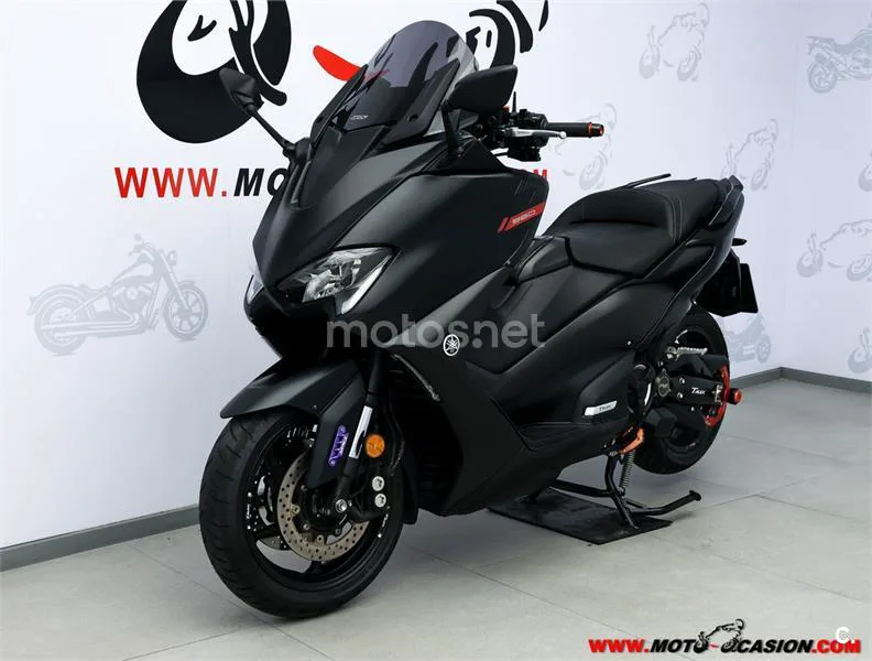 Yamaha TMAX 560 – Vista 8