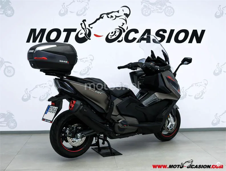 Kymco AK 550 – Vista 3