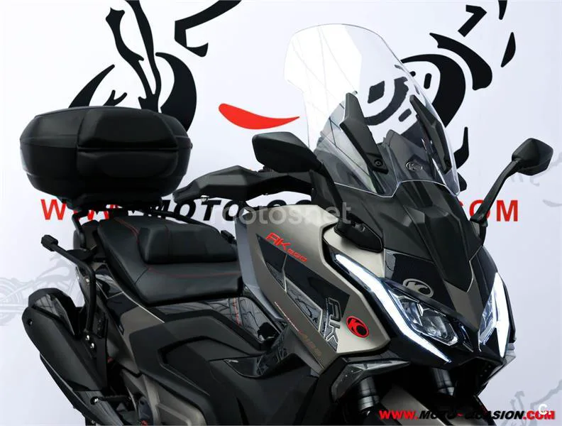 Kymco AK 550 – Vista 4