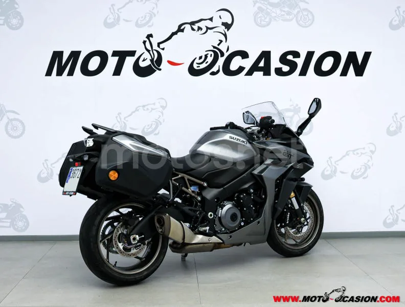 Suzuki GSX-S – Vista 3