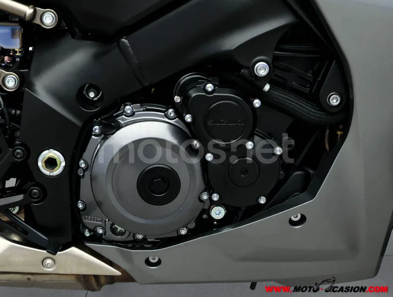 Suzuki GSX-S – Vista 5