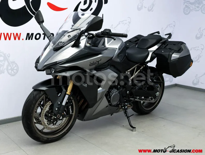 Suzuki GSX-S – Vista 7