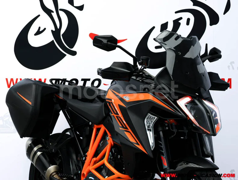 KTM 1290 Super Duke GT – Vista 4