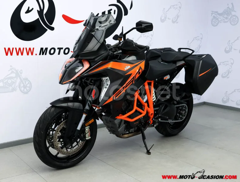 KTM 1290 Super Duke GT – Vista 8