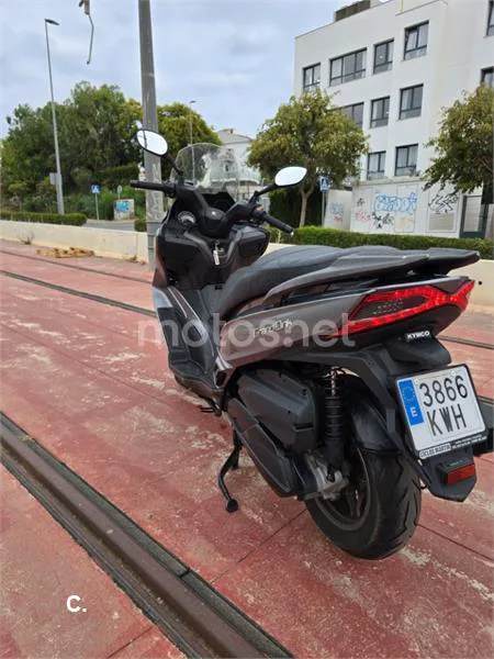 Kymco Grand Dink 300 – Vista 4