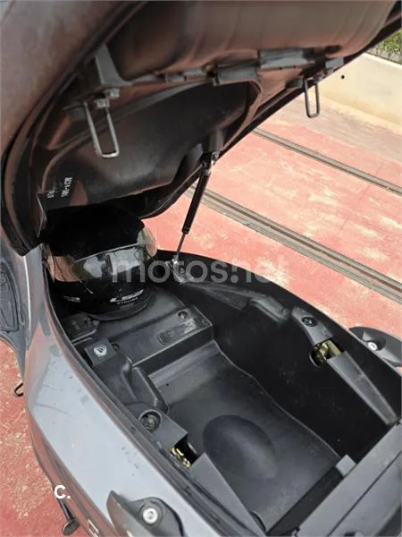 Kymco Grand Dink 300 – Vista 6
