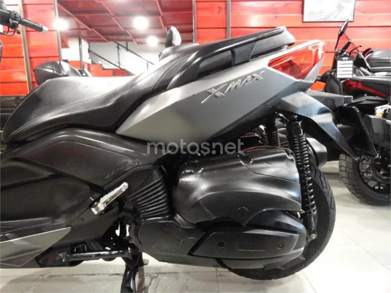 Yamaha XMAX 400 – Vista 6