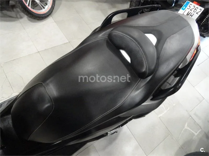 Yamaha XMAX 400 – Vista 8