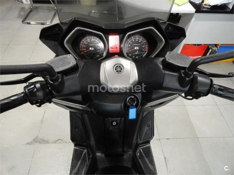 Yamaha XMAX 400 – Vista 9