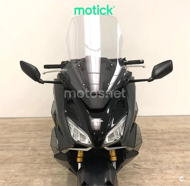 Honda Forza 750 – Vista 9