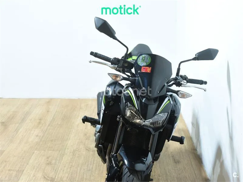 Kawasaki Z900 – Vista 11
