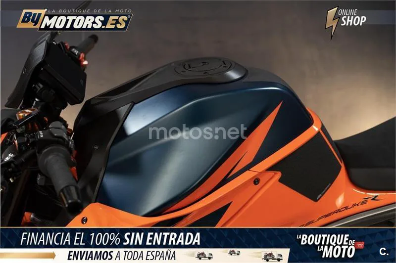 KTM 1290 Super Duke R – Vista 16