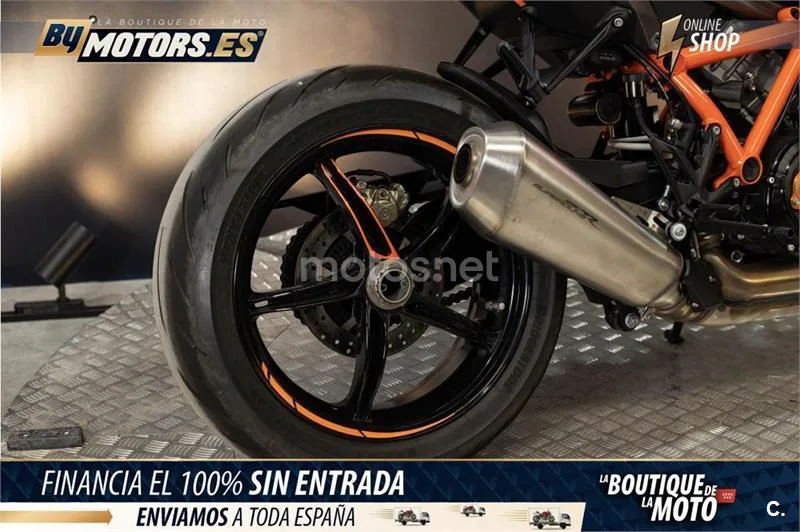 KTM 1290 Super Duke R – Vista 22