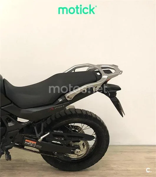Honda XL 750 Transalp – Vista 8