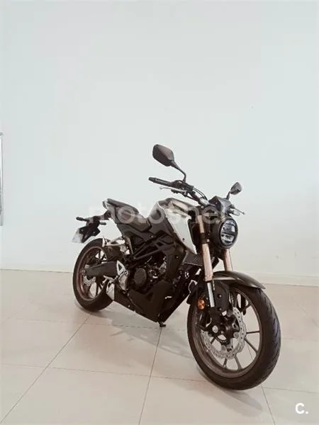Honda CB 125 R – Vista 4